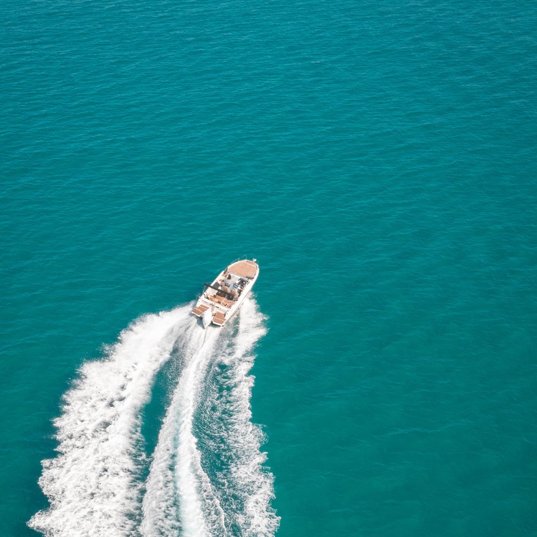 Accès bateaux à moteur en illimité