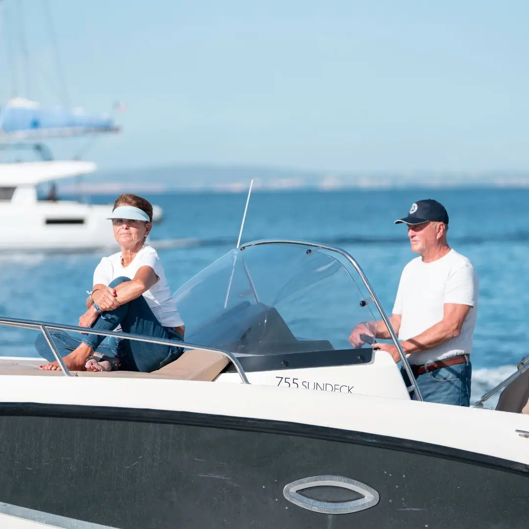 réservation bateau à moteur pour naviguer autour de Marseille